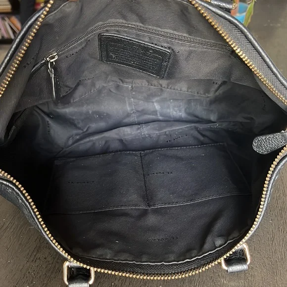 Coach Central Satchel bag in black pebbled leather - Picture 13 of 16